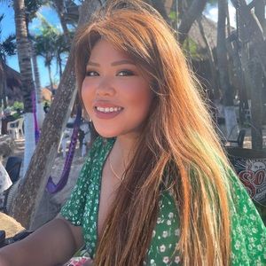 Meet your Posher, Jhia